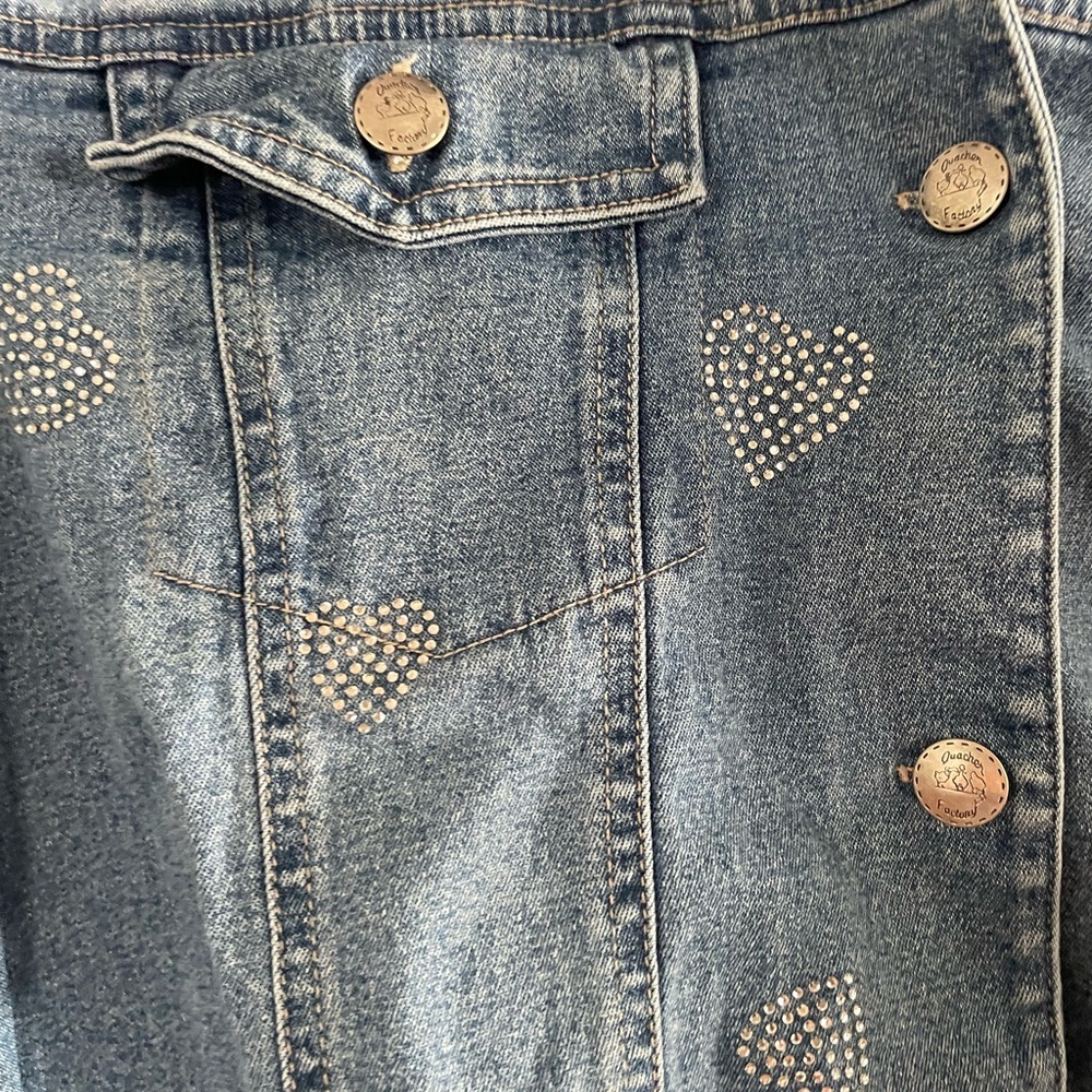 Quacker Factory Vintage Light Blue Denim Jacket with Rhinestone Hearts - Picture 2 of 7